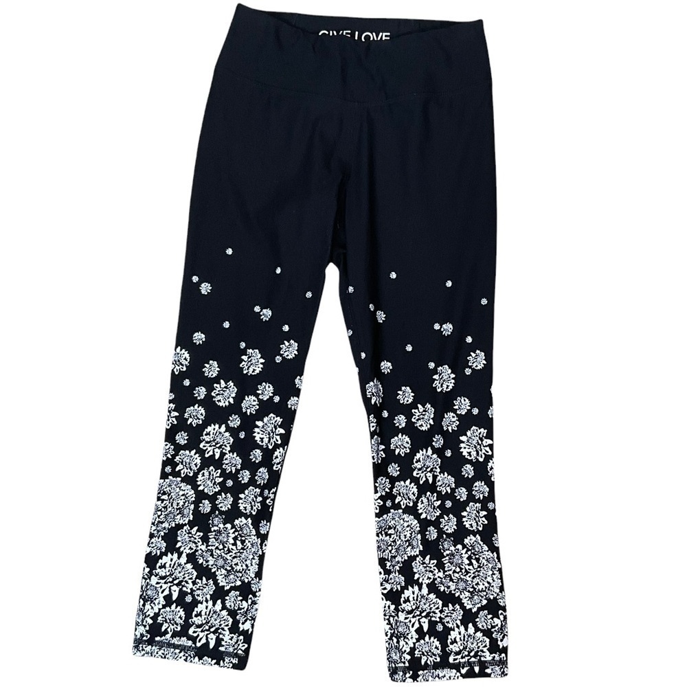 🎉 SALE Betsey Johnson Cropped Performance Leggings
